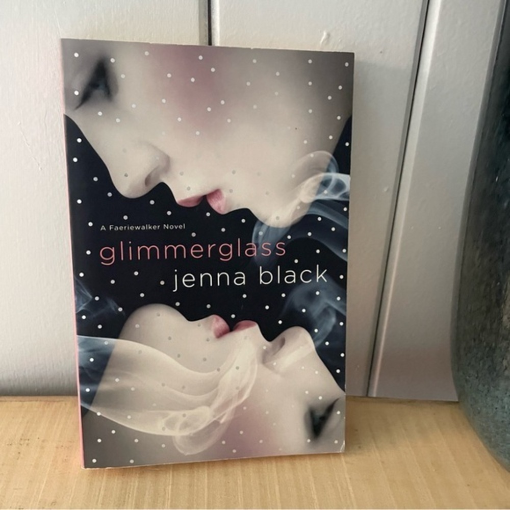 Teen Paperback Glimmerglass Book Fairy Fantasy Romantasy Adventure